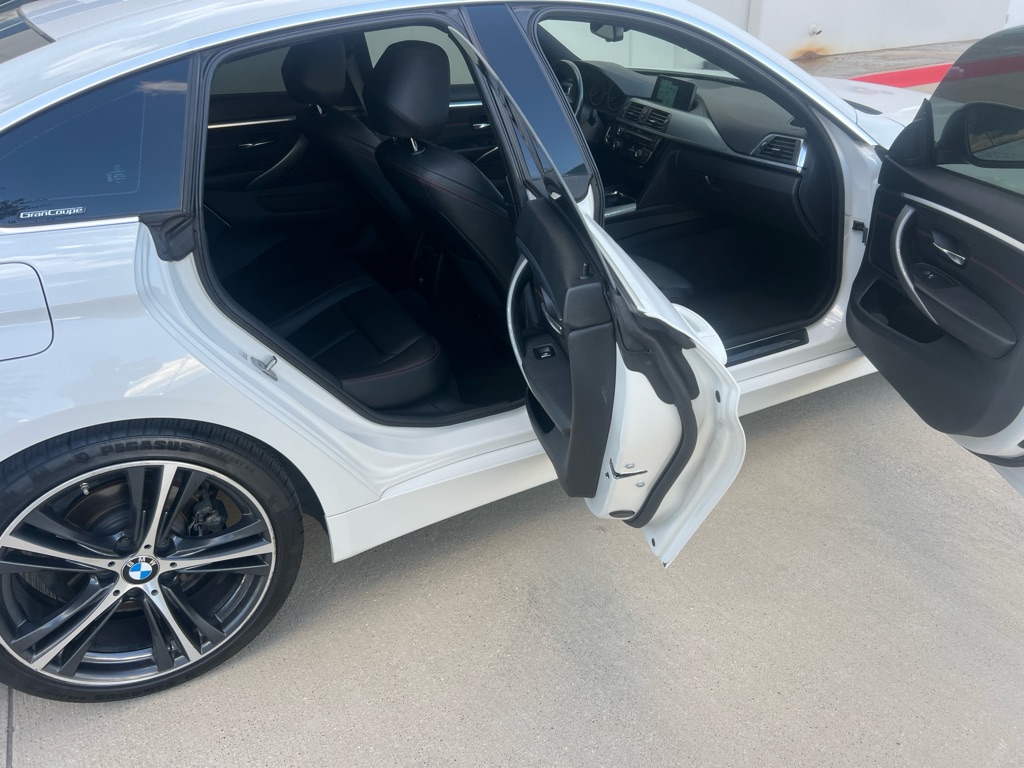 Photo 14 of this BMW 430I