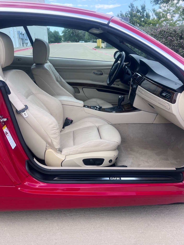 Photo 10 of this BMW 335