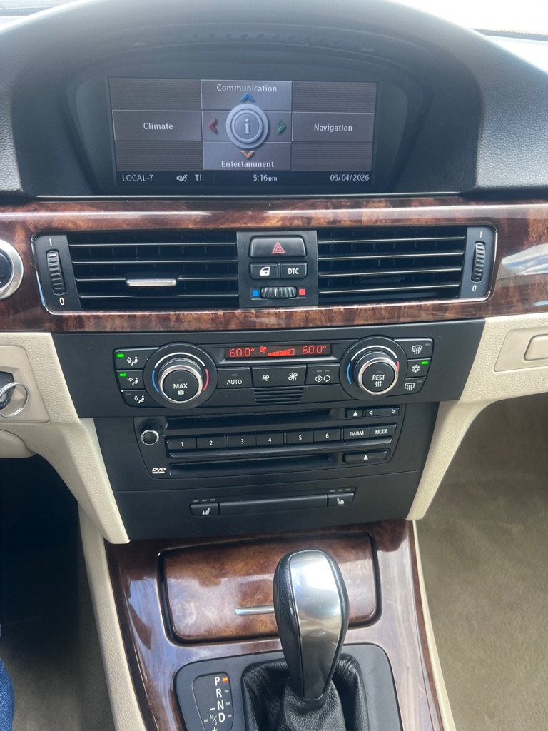 Photo 15 of this BMW 335