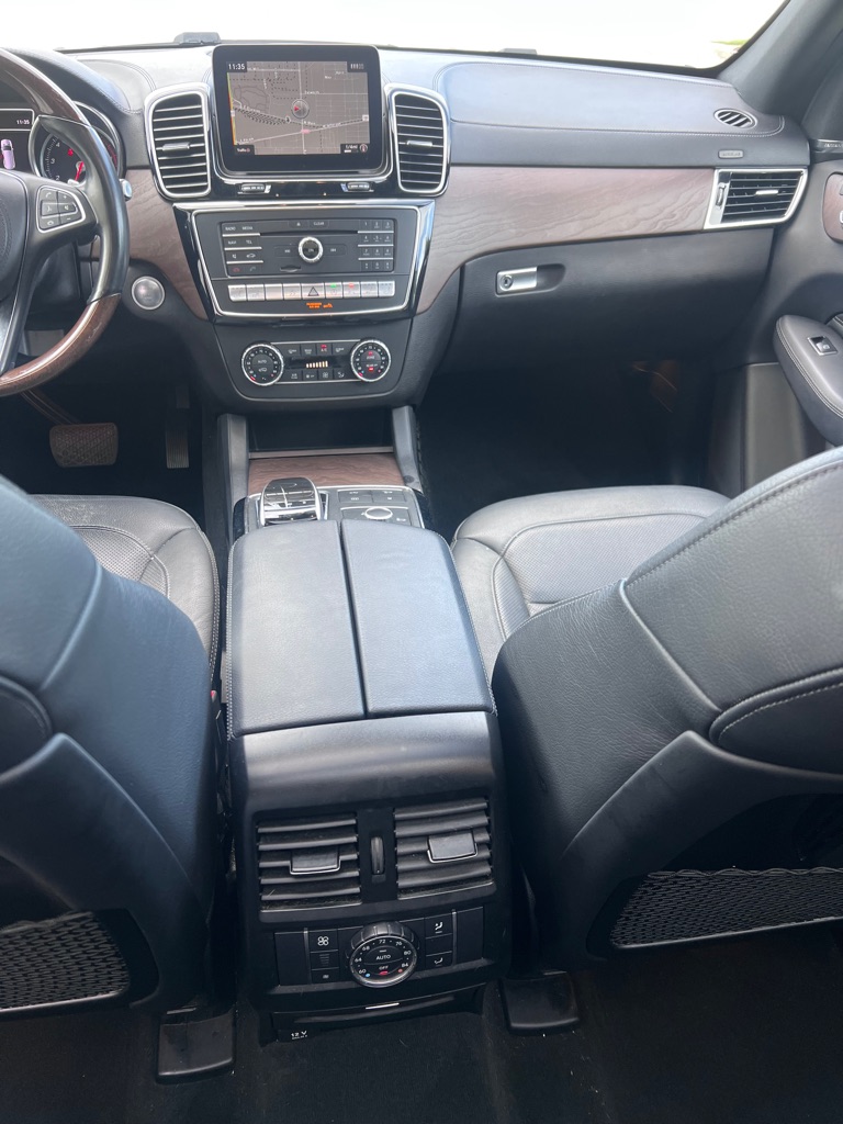 Photo 19 of this MERCEDES-BENZ GLS