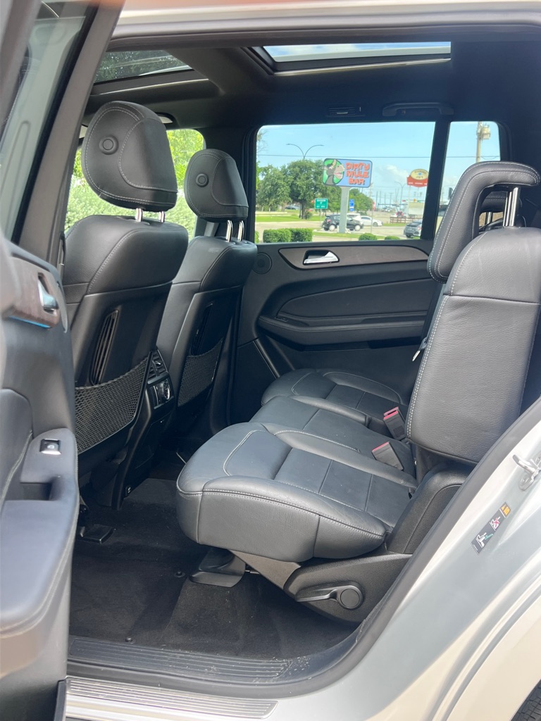 Photo 10 of this MERCEDES-BENZ GLS