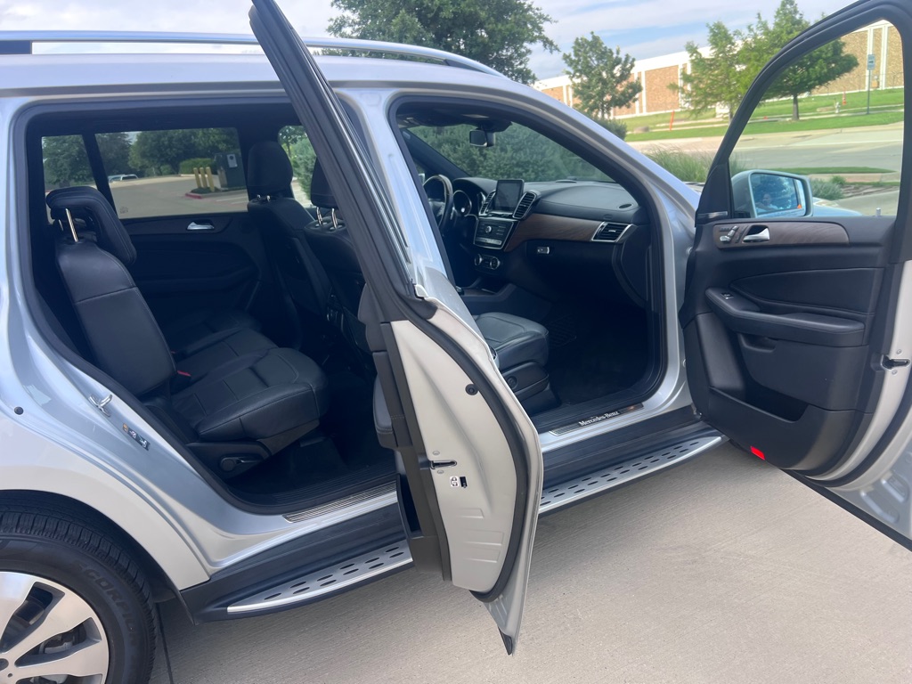 Photo 15 of this MERCEDES-BENZ GLS