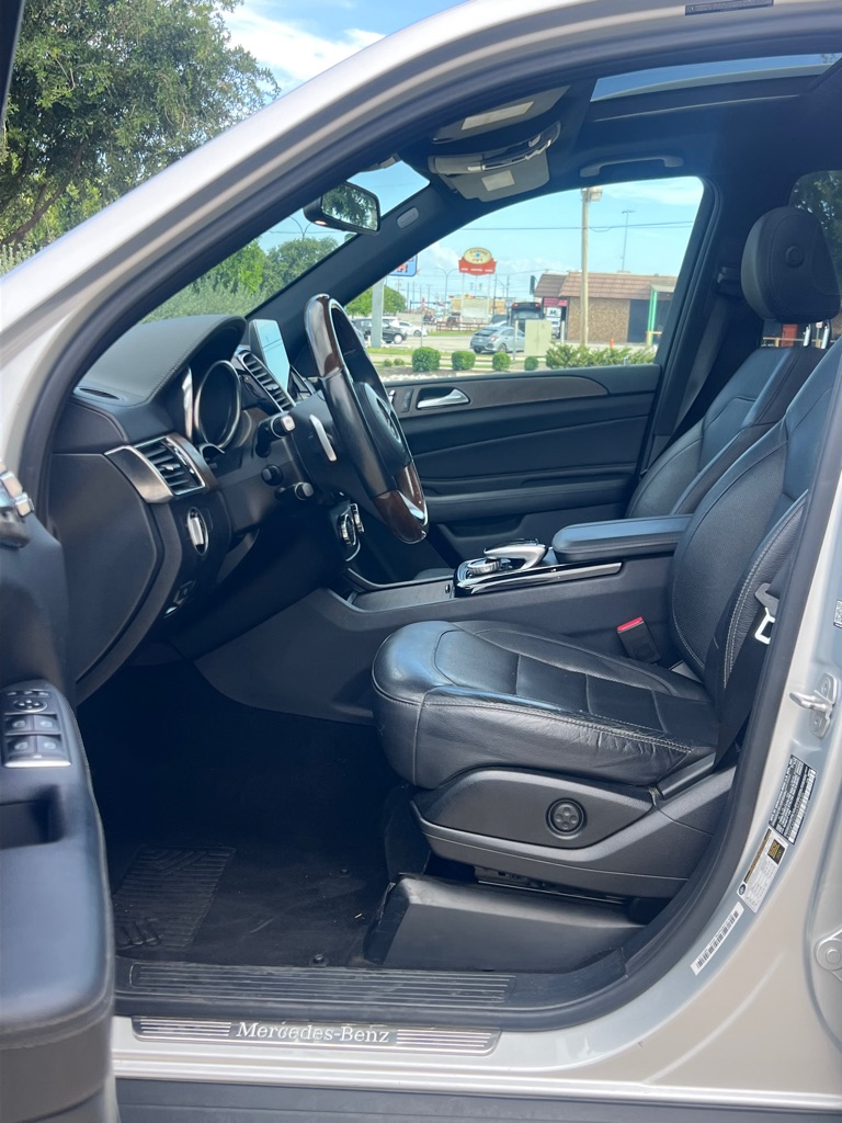 Photo 9 of this MERCEDES-BENZ GLS