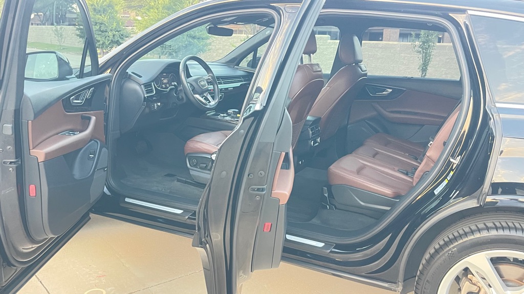 Photo 11 of this AUDI Q7