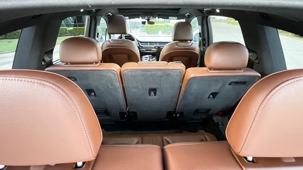 Photo 15 of this AUDI Q7