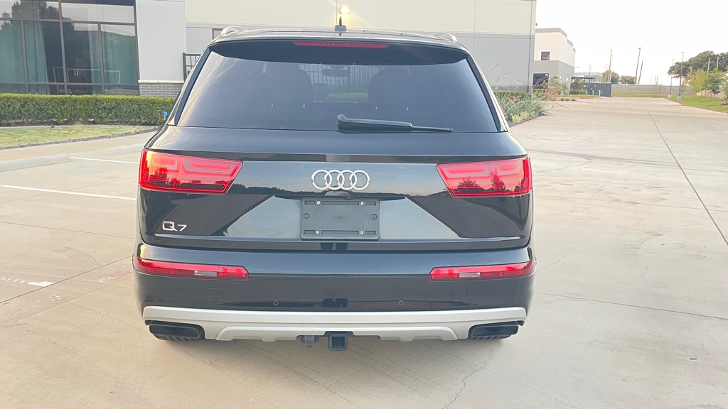 Photo 5 of this AUDI Q7