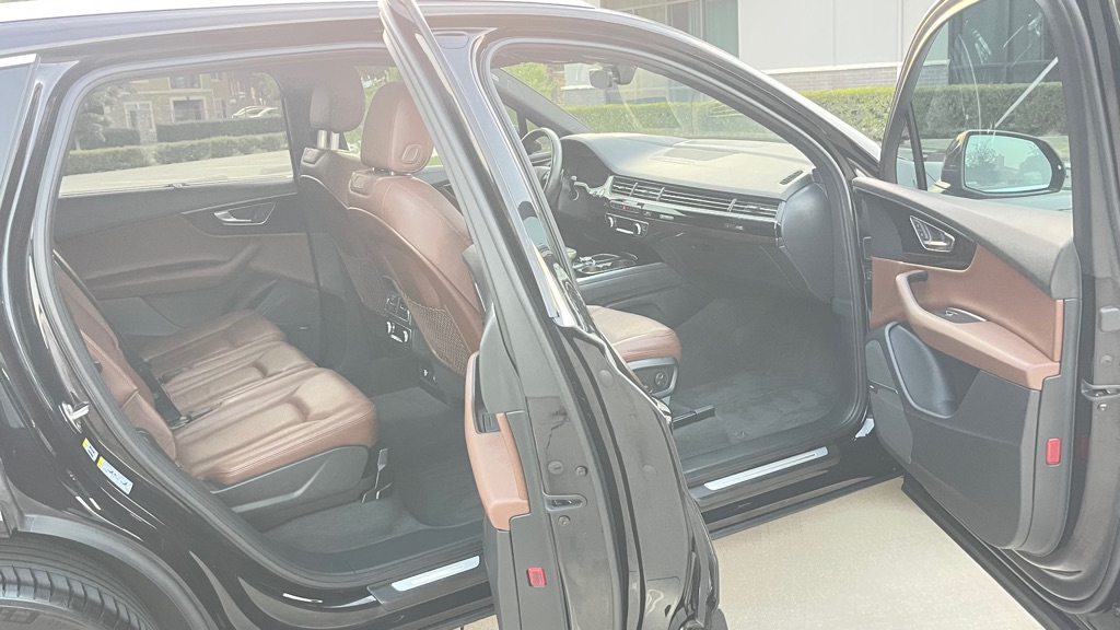 Photo 14 of this AUDI Q7