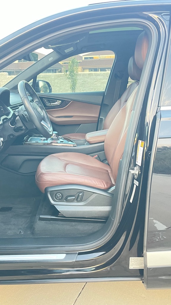 Photo 9 of this AUDI Q7
