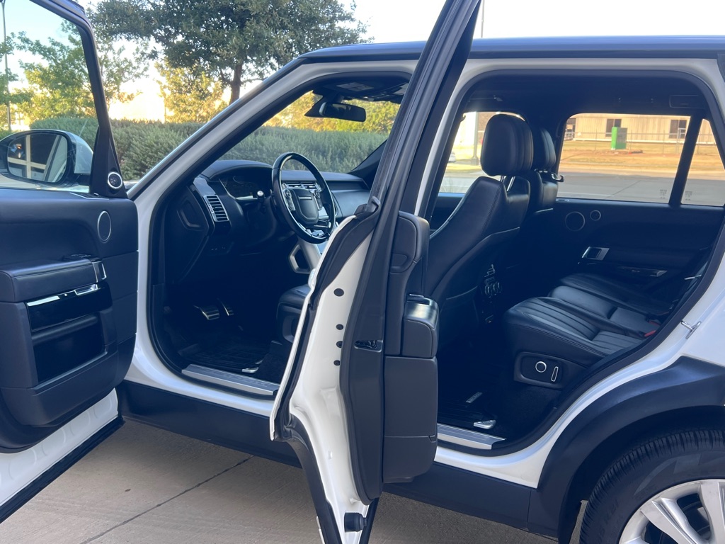 Photo 11 of this LAND ROVER RANGE ROVER