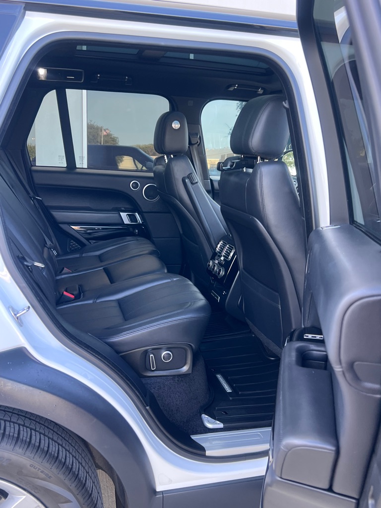 Photo 13 of this LAND ROVER RANGE ROVER