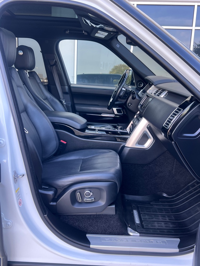 Photo 12 of this LAND ROVER RANGE ROVER