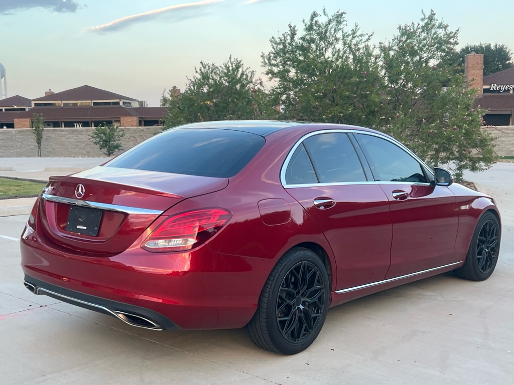 Photo 6 of this MERCEDES-BENZ C-CLASS