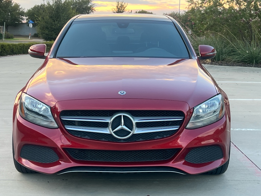Photo 2 of this MERCEDES-BENZ C-CLASS