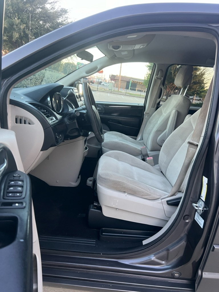 Photo 9 of this DODGE GRAND CARAVAN
