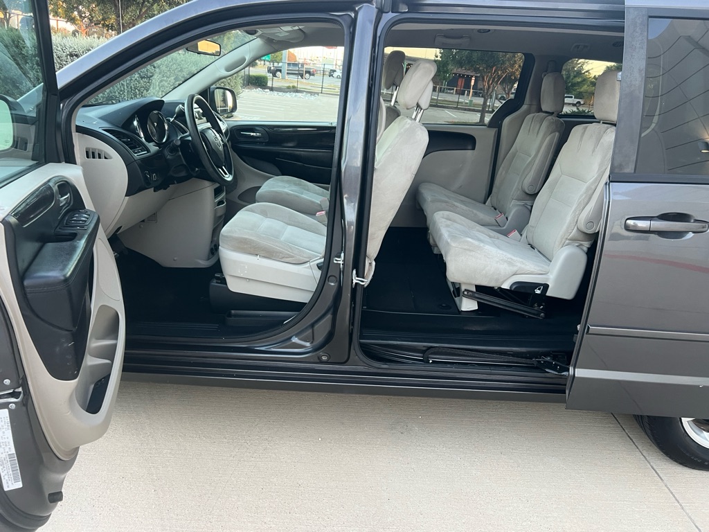 Photo 11 of this DODGE GRAND CARAVAN
