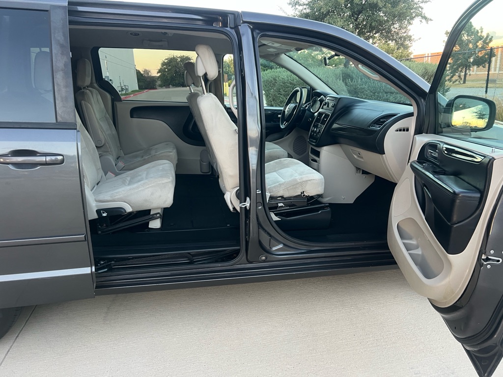 Photo 15 of this DODGE GRAND CARAVAN