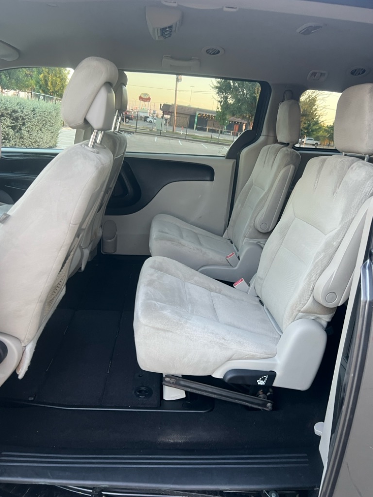 Photo 10 of this DODGE GRAND CARAVAN