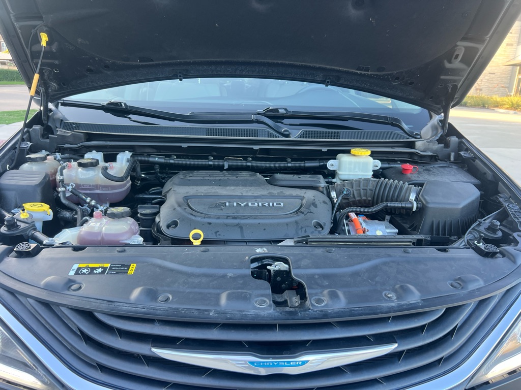 Photo 19 of this CHRYSLER PACIFICA