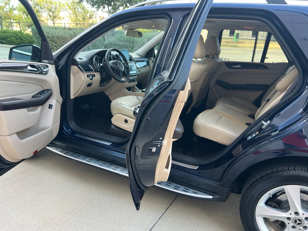 Photo 11 of this MERCEDES-BENZ GLE