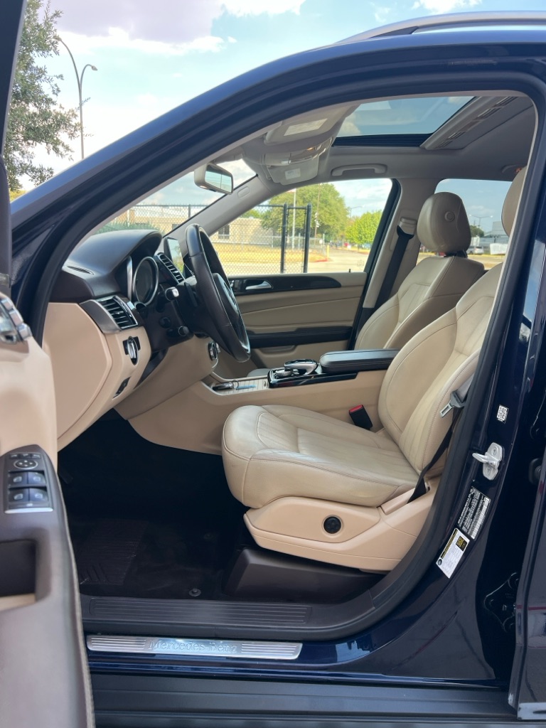 Photo 9 of this MERCEDES-BENZ GLE