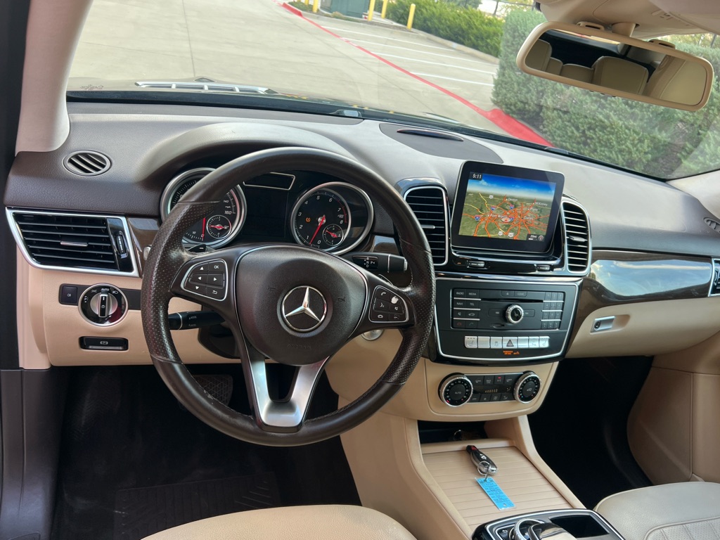 Photo 16 of this MERCEDES-BENZ GLE