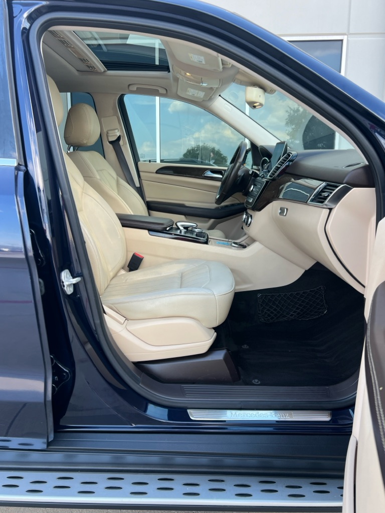 Photo 12 of this MERCEDES-BENZ GLE