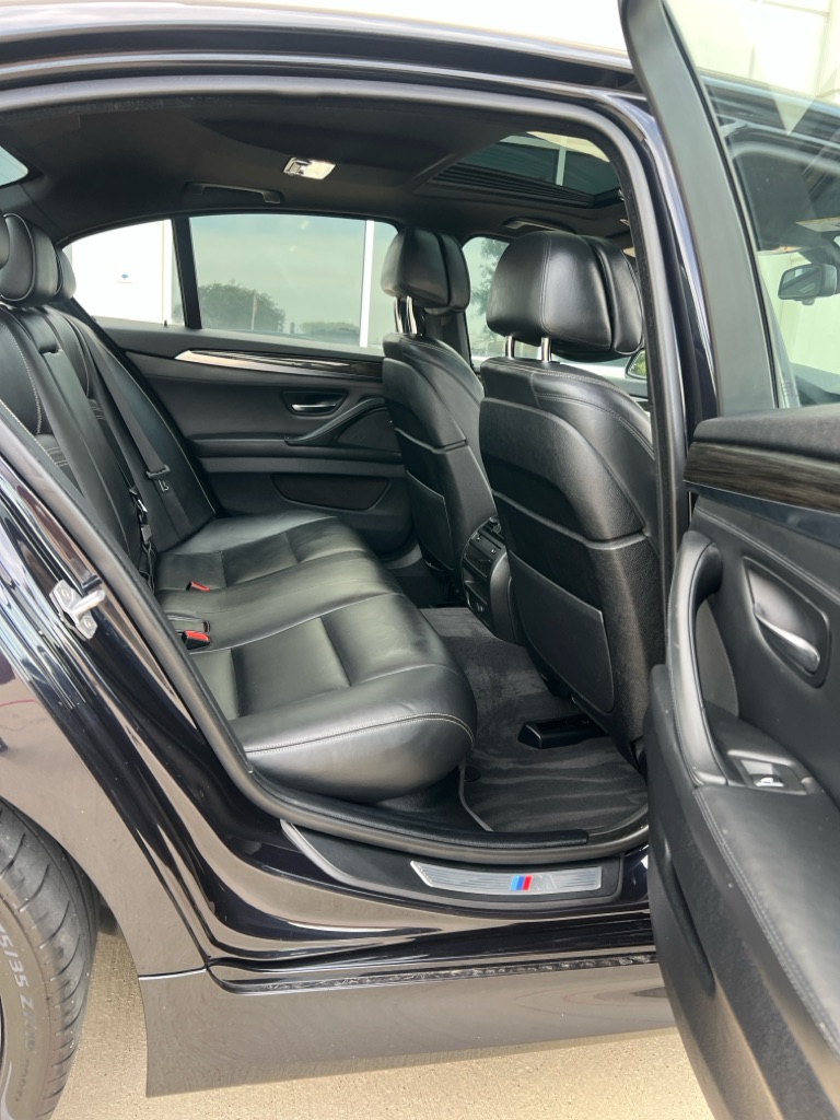 Photo 13 of this BMW 535