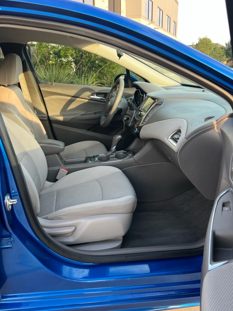 Photo 12 of this CHEVROLET CRUZE