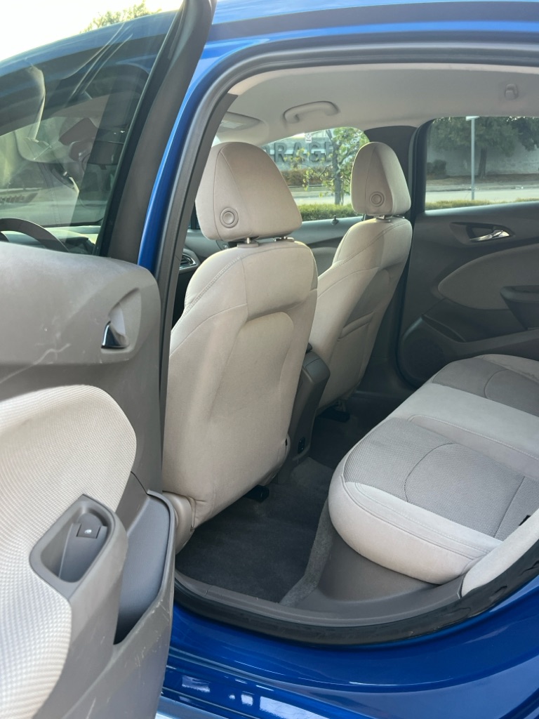 Photo 10 of this CHEVROLET CRUZE
