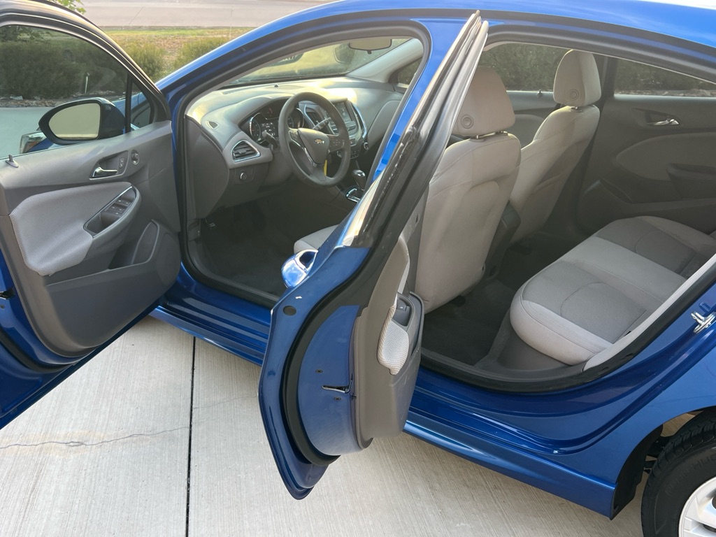Photo 11 of this CHEVROLET CRUZE