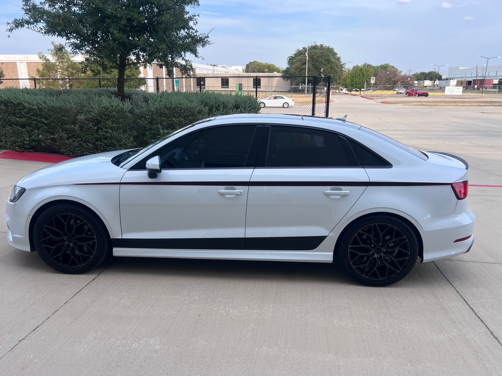 Photo 8 of this AUDI S3