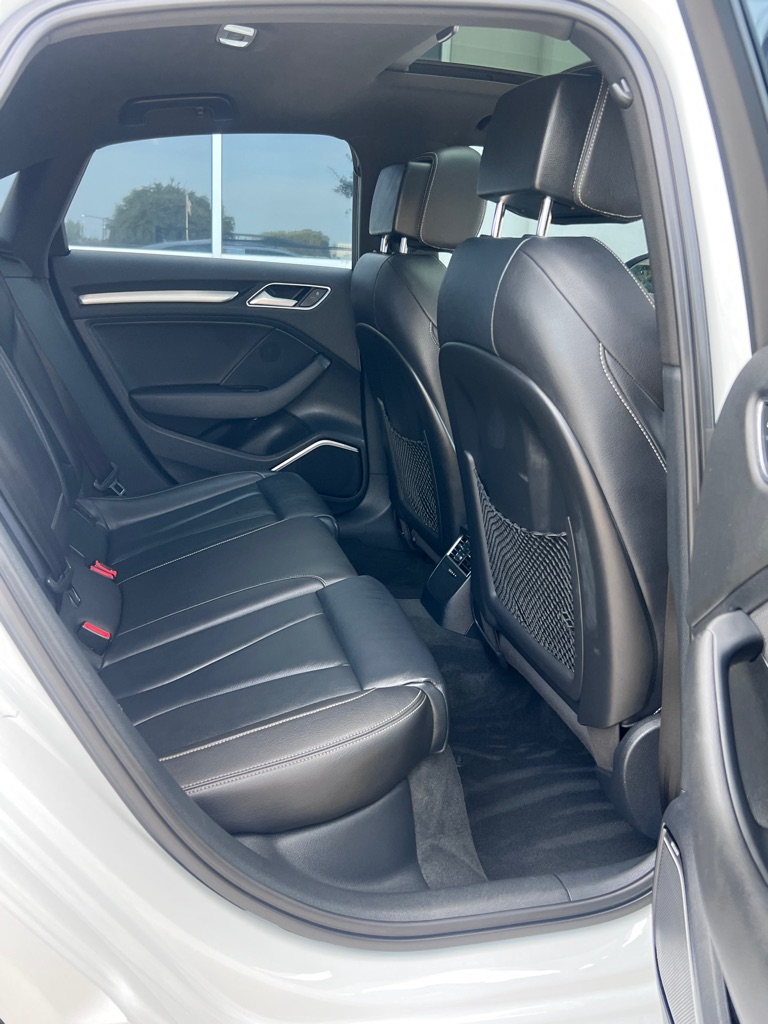 Photo 13 of this AUDI S3