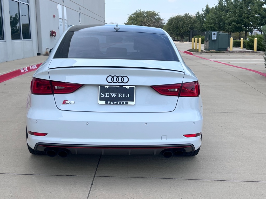 Photo 6 of this AUDI S3