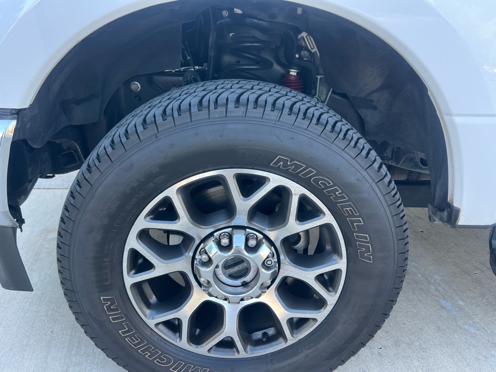Photo 21 of this FORD F250