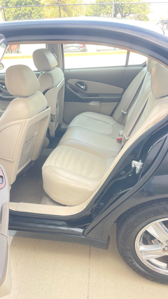 Photo 10 of this CHEVROLET MALIBU