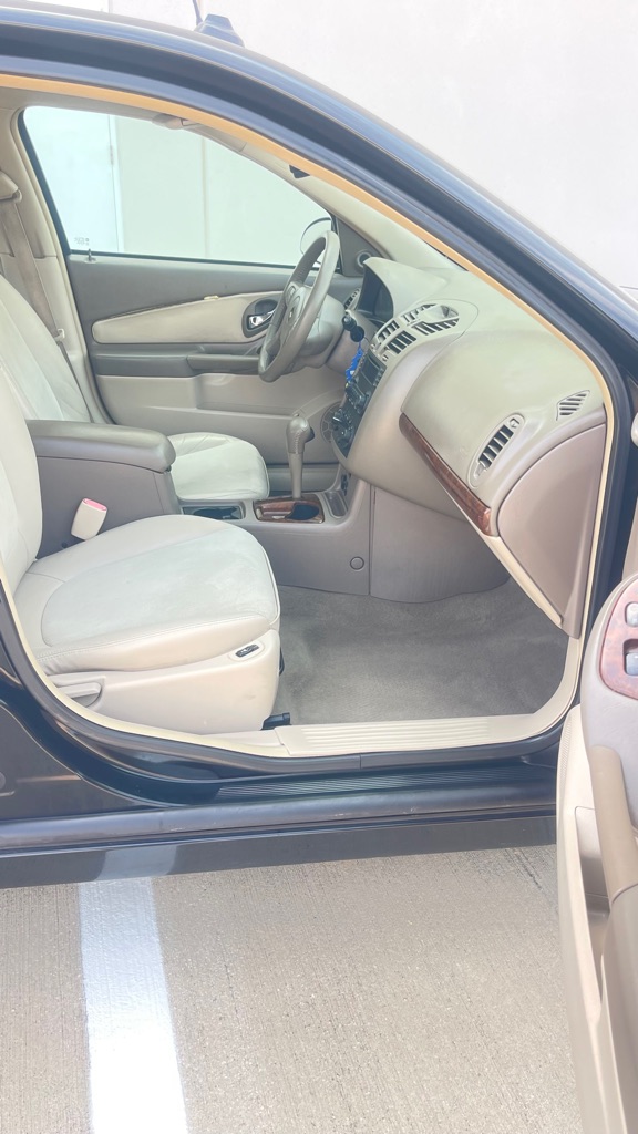 Photo 12 of this CHEVROLET MALIBU