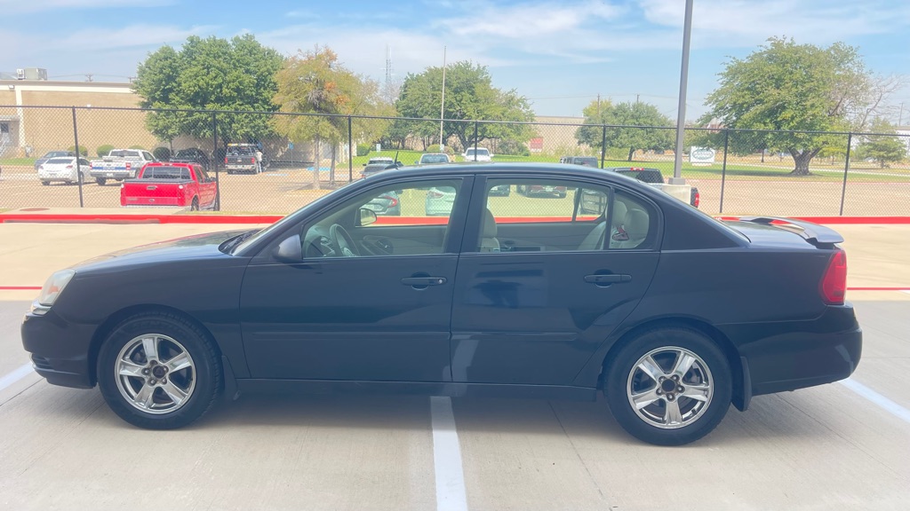 Photo 7 of this CHEVROLET MALIBU
