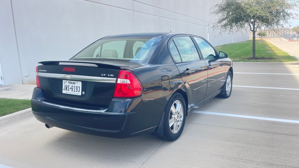 Photo 4 of this CHEVROLET MALIBU