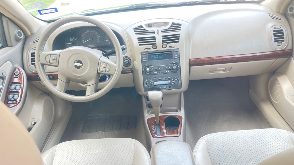 Photo 13 of this CHEVROLET MALIBU