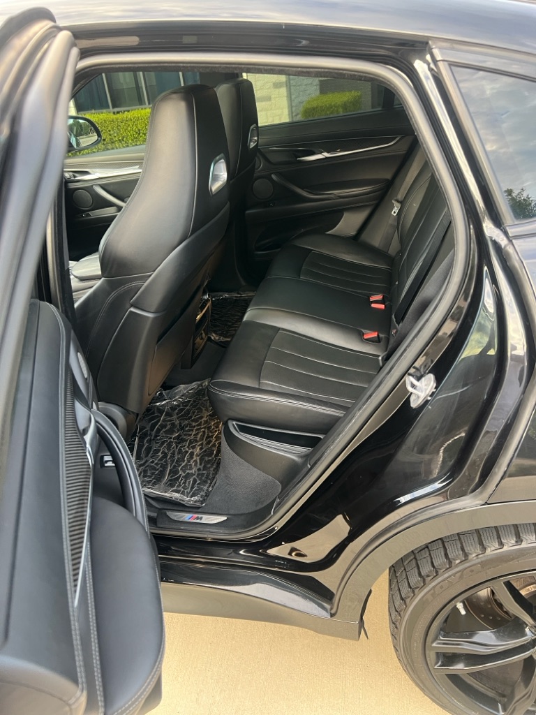 Photo 10 of this BMW X6