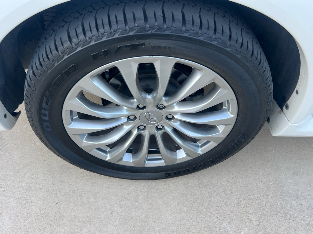 Photo 21 of this INFINITI QX80