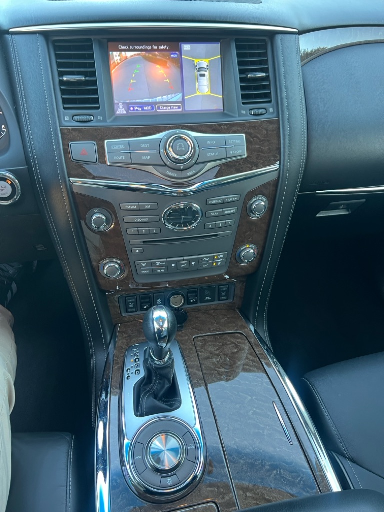 Photo 17 of this INFINITI QX80