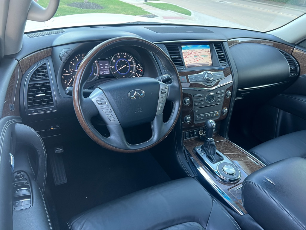 Photo 18 of this INFINITI QX80