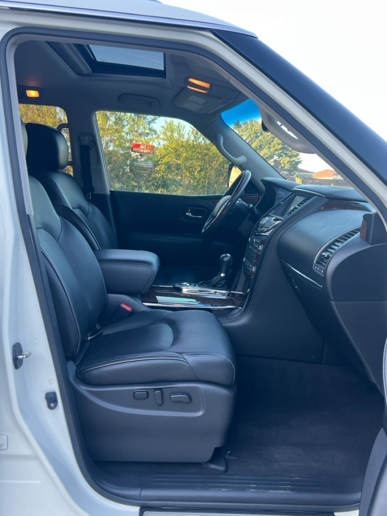 Photo 13 of this INFINITI QX80