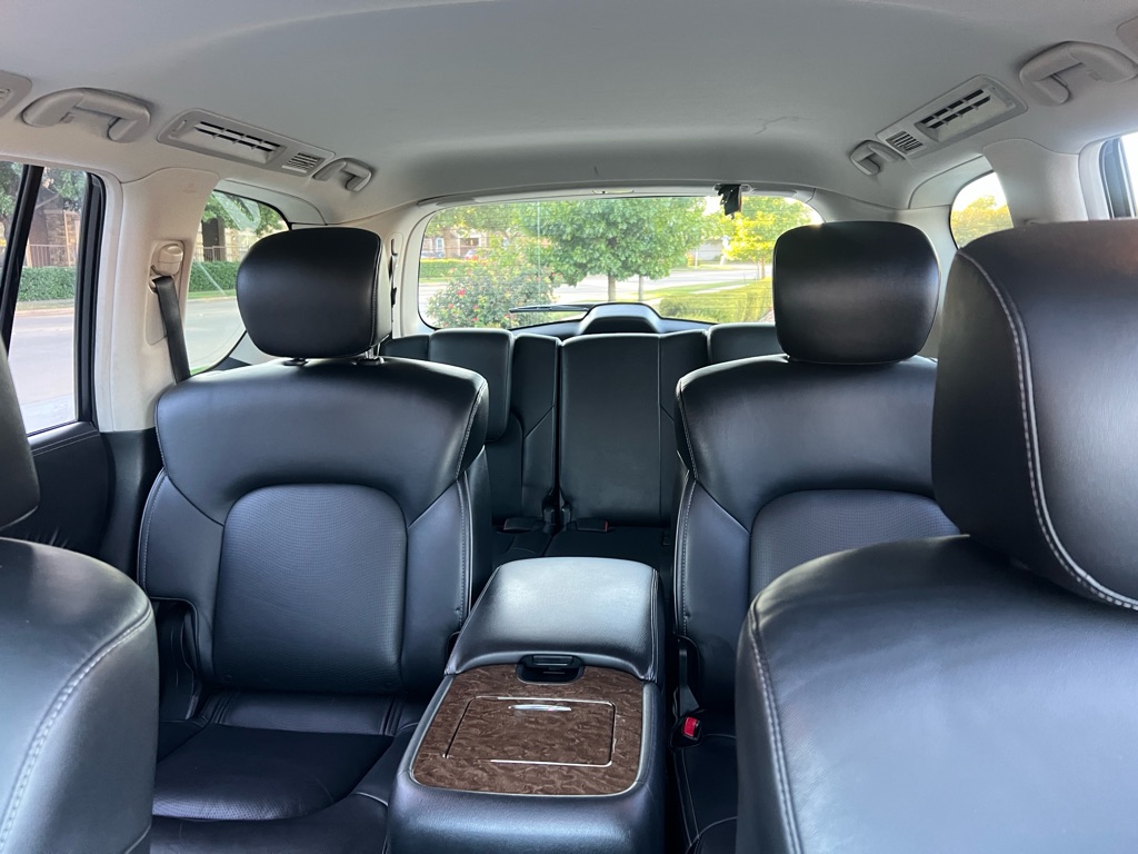 Photo 19 of this INFINITI QX80
