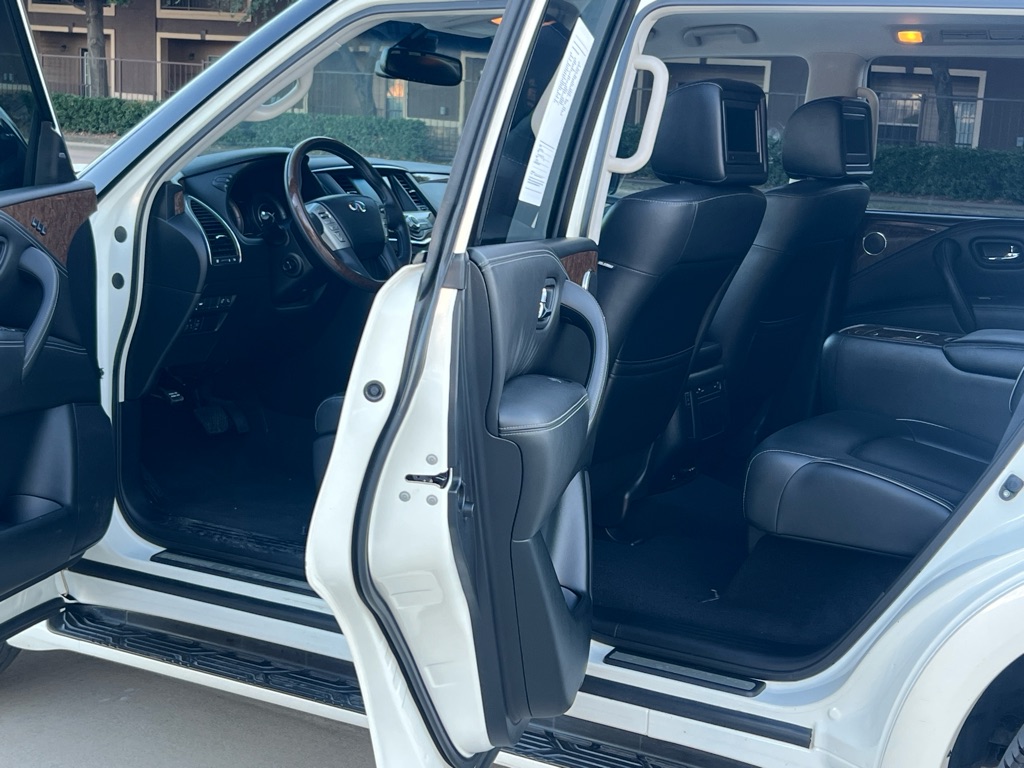 Photo 12 of this INFINITI QX80