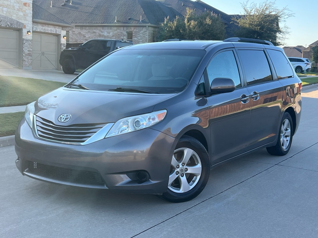 2015 TOYOTA SIENNA