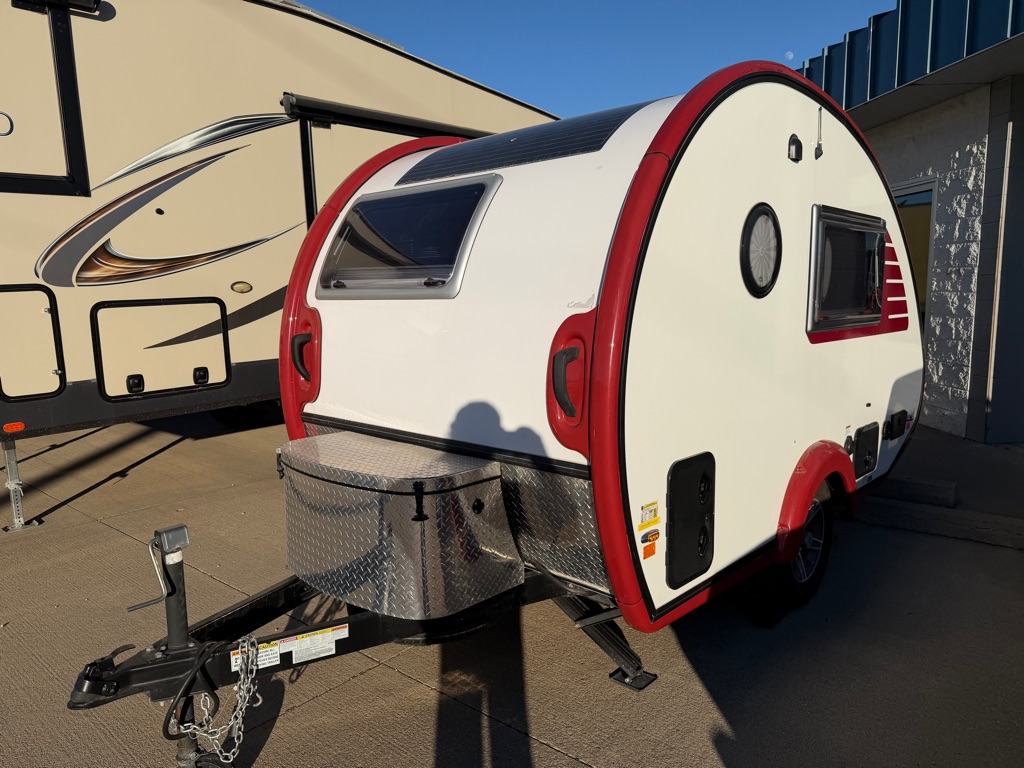 Photo 2 of this NUCAMP RV T@B SERIES