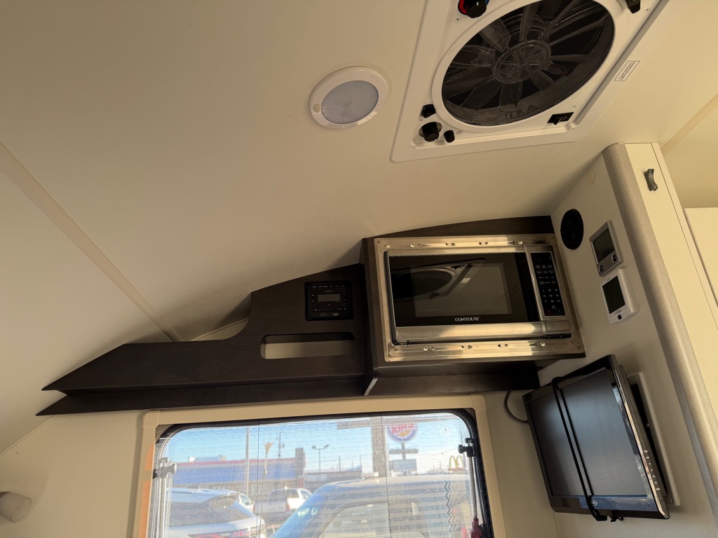 Photo 10 of this NUCAMP RV T@B SERIES