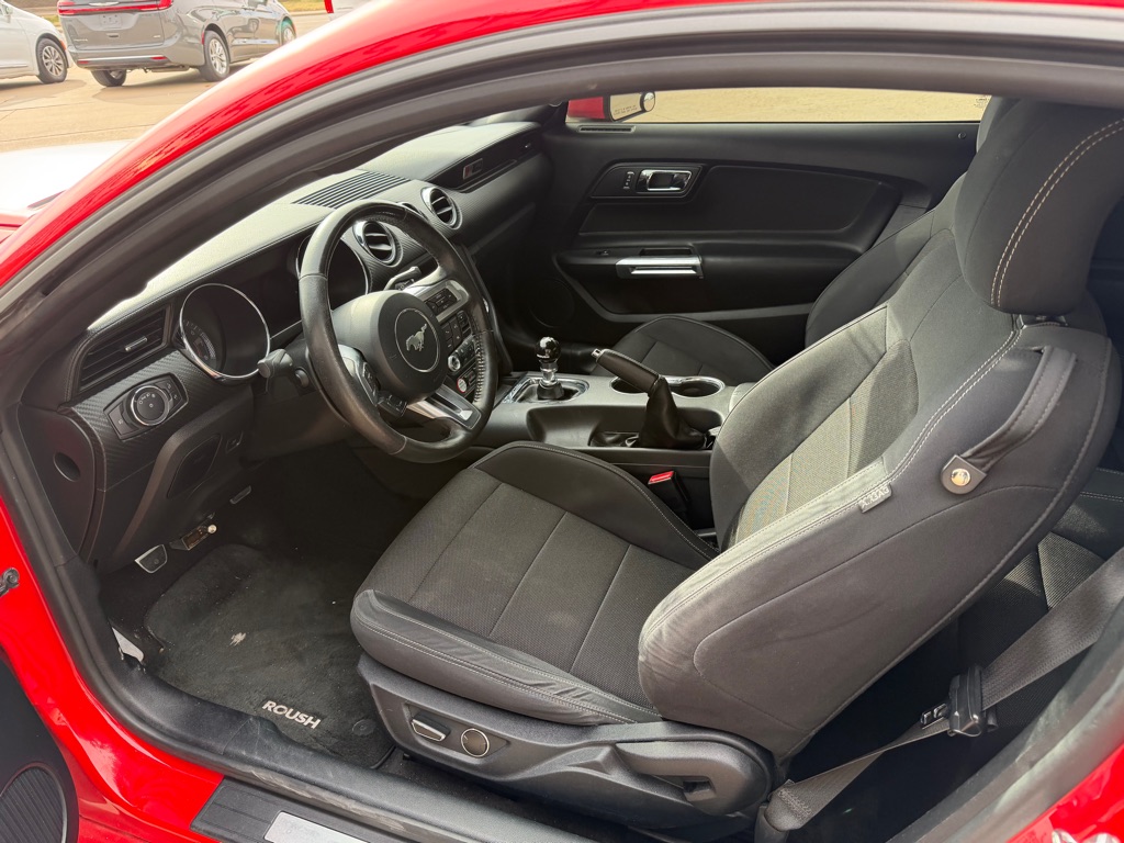 Photo 6 of this FORD MUSTANG